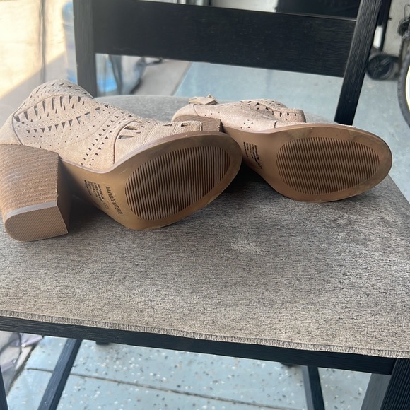 Beige Booties - Picture 4 of 5